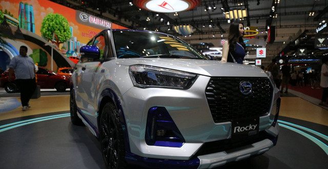 Estimasi Harga Daihatsu Rocky Hybrid Rp 300 Jutaan, Lawan Kuat Fronx Hybrid?