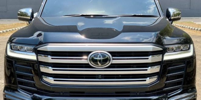 Review Lengkap Toyota Land Cruiser 300, SUV Rp2,3 Miliar yang Nyaman di Segala Medan