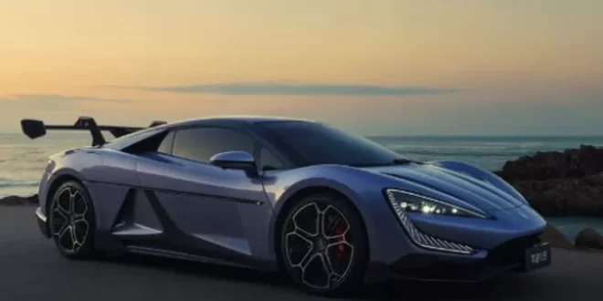 "Supercar" dari Tanah Air Menengok Teknologi dan Eksklusivitas BYD YangWang U9 di GIIAS 2025