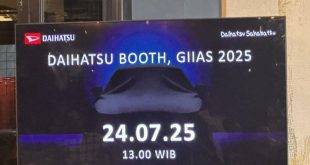 Booth Daihatsu di GIIAS 2025, Ini Mobil Hybrid Pertama Daihatsu!