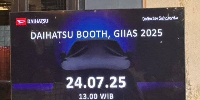 Booth Daihatsu di GIIAS 2025, Ini Mobil Hybrid Pertama Daihatsu!