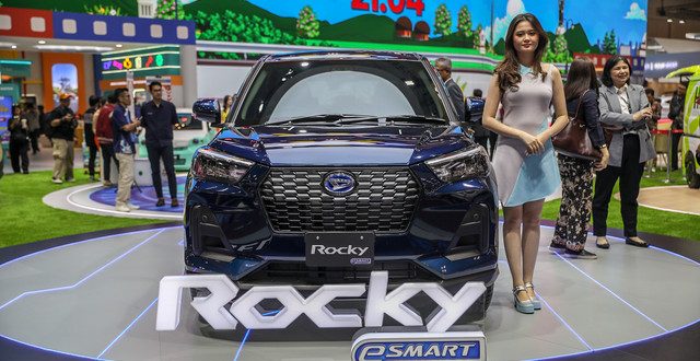 Harga Daihatsu Rocky Hybrid Naik, Tetap di Bawah Rp 300 Juta
