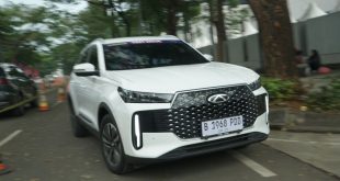 Review Chery Tiggo Cross CSH Mobil Hybrid Irit dan Kencang