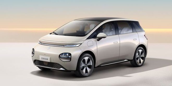 Pakai Soket Charger Baru, Secepat Ini Ngecas Baterai Wuling Cloud EV